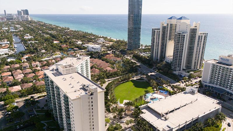 Beautiful And Big Apartment By The Beach Sunny Isles Beach Exteriör bild