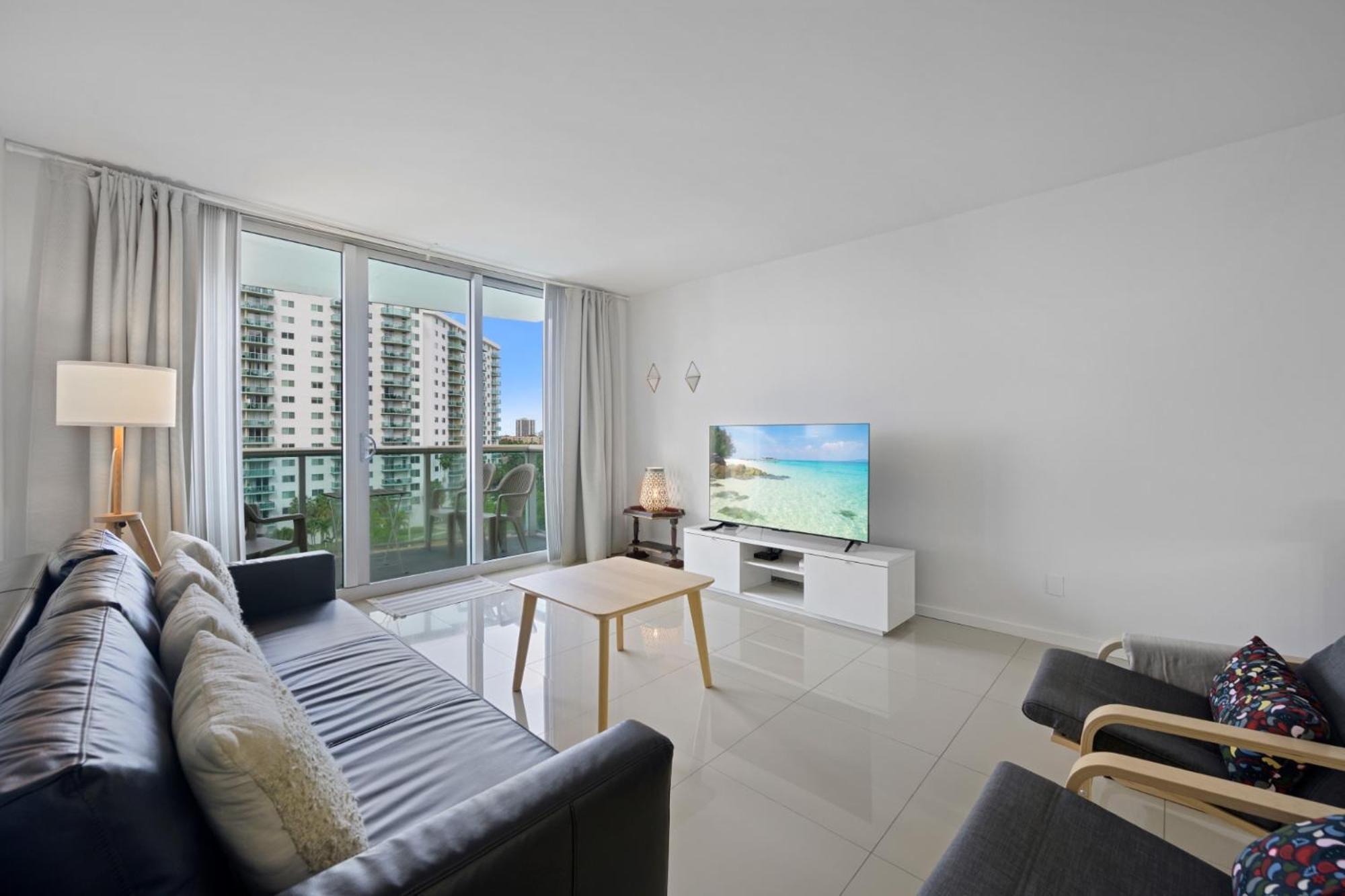 Beautiful And Big Apartment By The Beach Sunny Isles Beach Exteriör bild